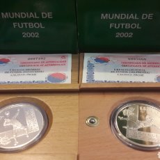 Monedas FNMT: 2002 ESPAÑA MUNDIAL FUTBOL PELOTA Y GUANTE 10 EUROS PLATA CERTIFICADO FNMT NUMISMÁTICA COLISEVM. Lote 154322740