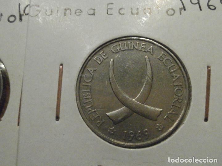 Monedas FNMT: Lote 3 GUINEA ECUATORIAL 1, 5 y 25 PESETAS DE LA F.N.M.T - ËPOCA ESPAÑOLA - GUINEANAS 1969 *19 *69 - Foto 4 - 301055588