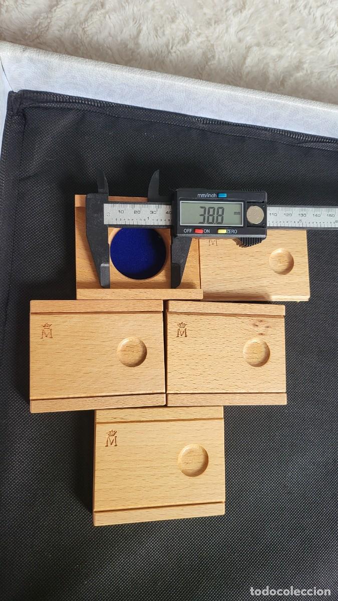 Monedas FNMT: 4 estuches vac&iacute;os FNMT de madera - Foto 1