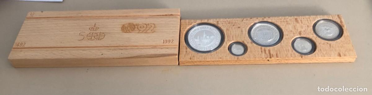 Monedas FNMT: Estuche de madera original de la F&aacute;brica Nacional de Moneda y Timbre (FNMT) con 5 monedas de plata