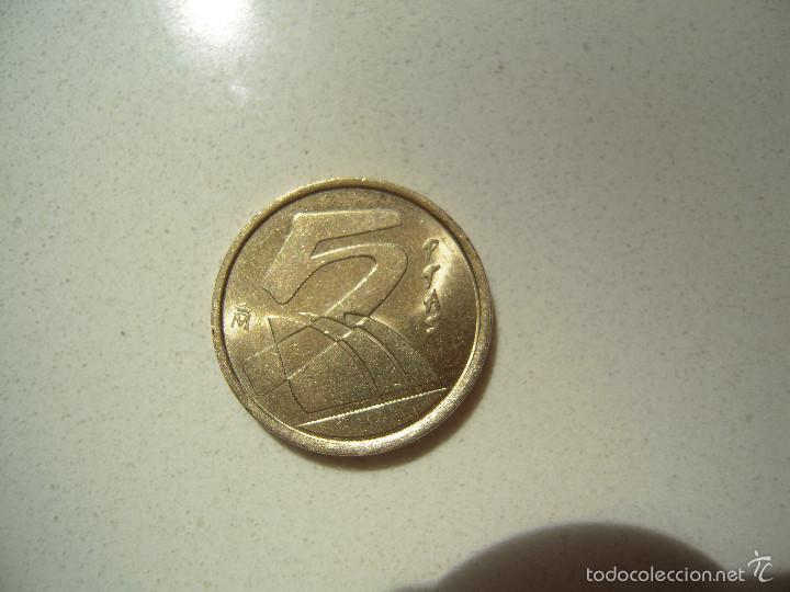 Monedas Franco: Moneda cinco pesetas a&ntilde;o 2001 - Foto 1
