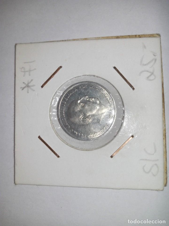 Monedas Franco: Moneda 50 c&eacute;ntimos del 1966, *71 sin circular - Foto 1