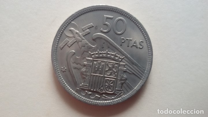 Monedas Franco: MONEDA 50 PTS DE FRANCO ERROR EN EL ALA - Foto 1