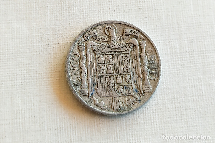 Monedas Franco: Moneda de 5 Centimos - 1945 - Foto 4