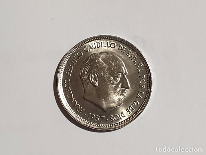 Monedas Franco: Moneda 50 pesetas 1957 *58 - EBC - Foto 8
