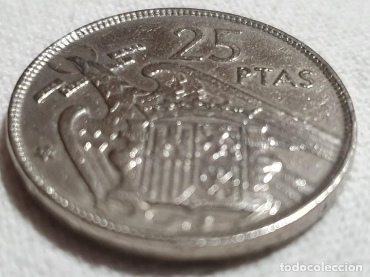 Monedas Franco: 25 pesetas 1957 *67 - EBC/EF - Foto 4
