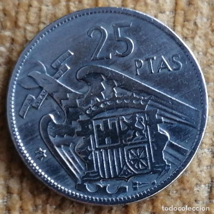 Monedas Franco: Moneda 25 pesetas 1957*61 - Foto 2