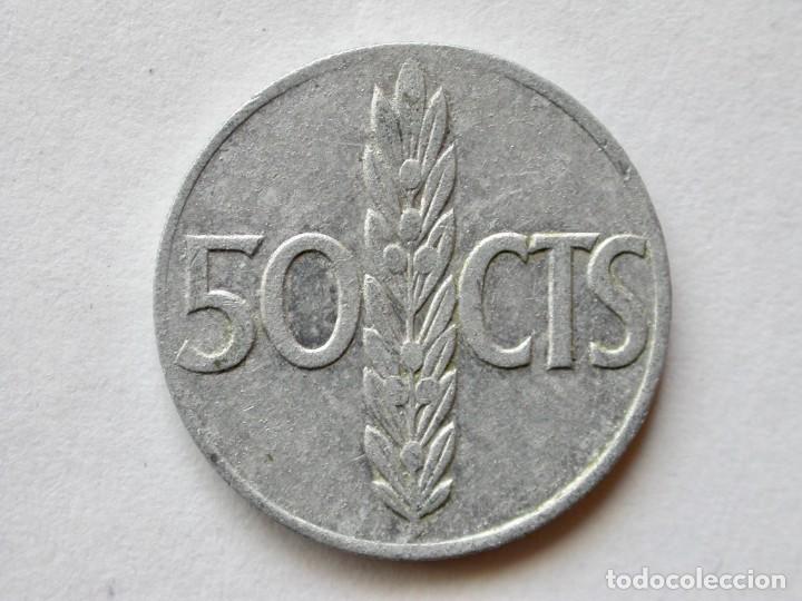Monedas Franco: MONEDA 50 C&Eacute;NTIMOS DE 1966 ESTRELLA 68 (19) - Foto 2