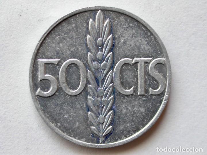 Monedas Franco: MONEDA 50 C&Eacute;NTIMOS DE 1966 ESTRELLA ? (23) - Foto 2