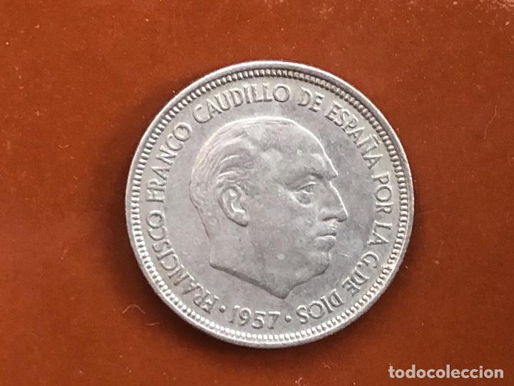 Monedas Franco: 5 pesetas 1957*66 - Foto 1