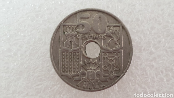Monedas Franco: ERROR EN ACU&Ntilde;ACI&Oacute;N MONEDA DE 50CM DE AGUJERO - Foto 2