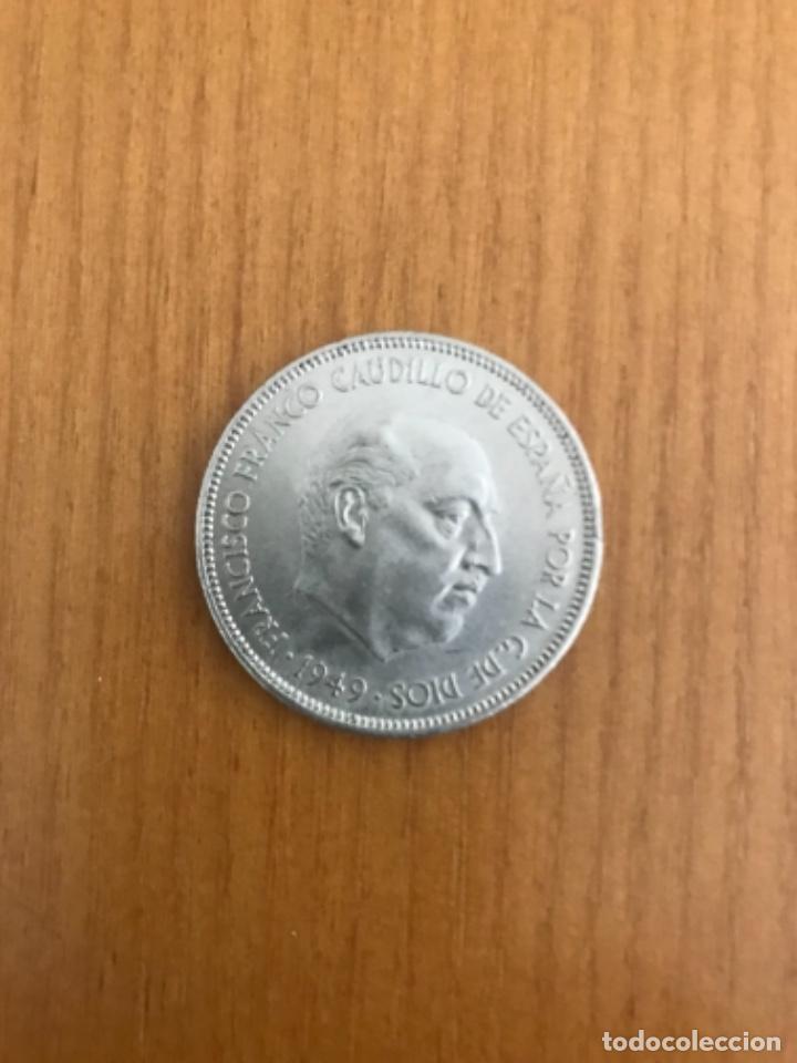 Monedas Franco: Moneda de cinco pesetas de Franco - Foto 2