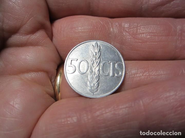 Monedas Franco: moneda de 50 c&eacute;ntimos de 1966*19-71 de Franco - Foto 2