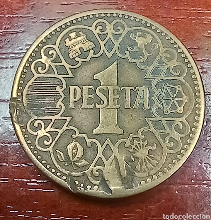 Monedas Franco: Moneda de 1 peseta de 1944 con error - Foto 1