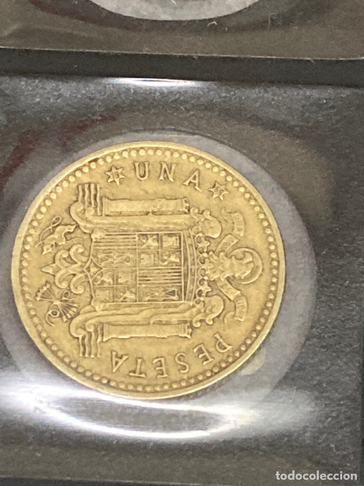 Monedas Franco: 30 monedas de una peseta 1966 E69 - Foto 7