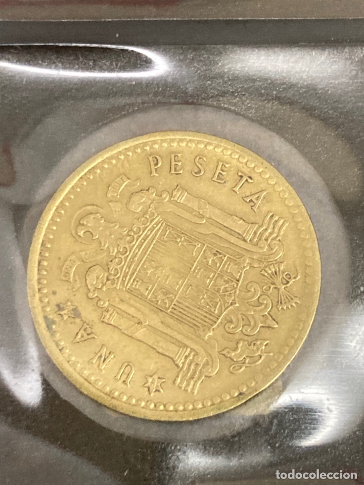 Monedas Franco: 30 monedas de una pesetas 1966 E68 - Foto 8