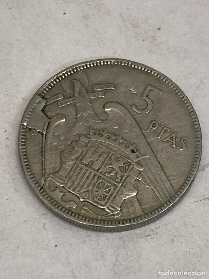 Monedas Franco: Moneda de 5 pesetas 1957 E64 Con Error de estampaci&oacute;n - Foto 2