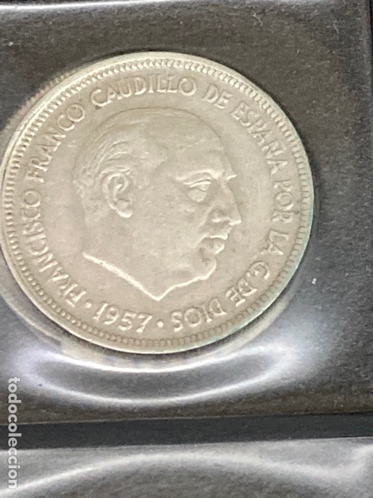 Monedas Franco: 28 monedas de 5 pesetas 1957 E69 - Foto 6