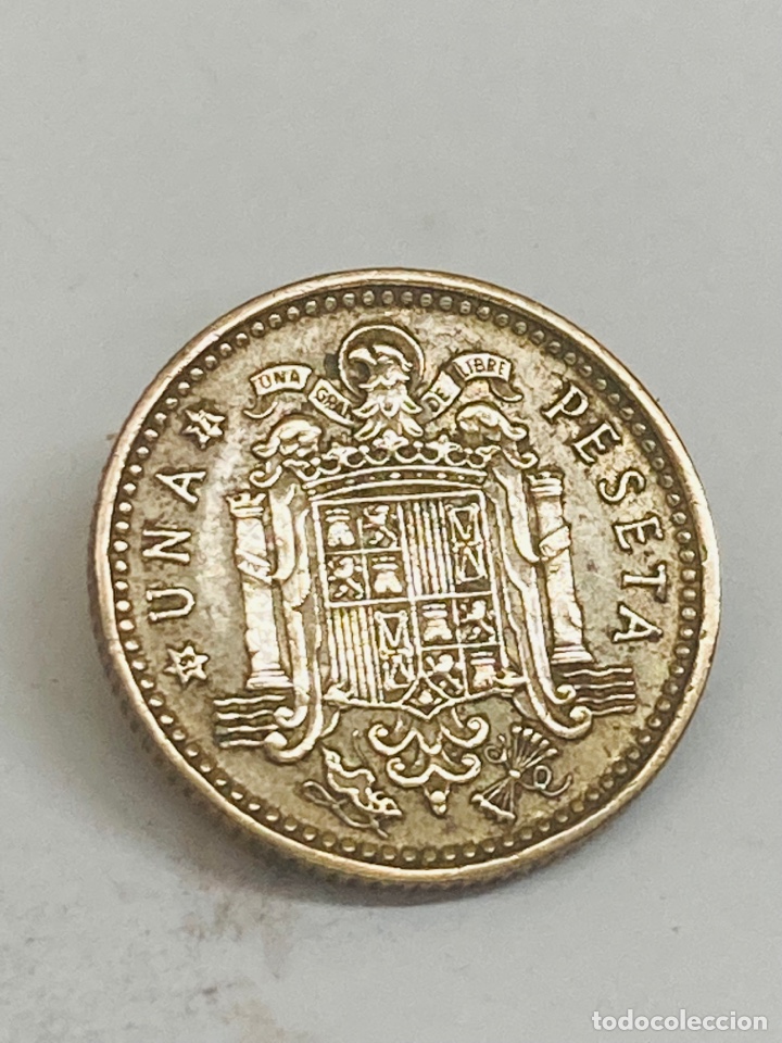 Monedas Franco: Moneda de una pesetas 1966 E73 - Foto 1