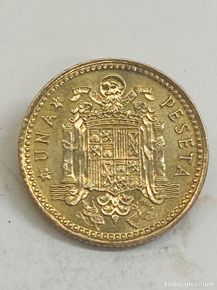 Monedas Franco: Moneda de una peseta 1966 E74 - Foto 3
