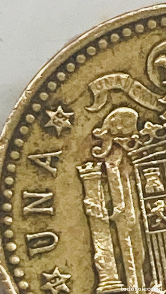 Monedas Franco: Moneda de una peseta 1966 E69 - Foto 2