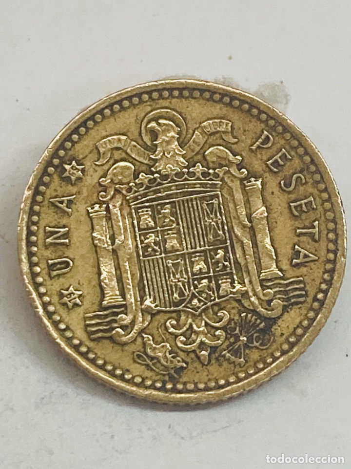 Monedas Franco: Moneda de una peseta 1966 E69 - Foto 1