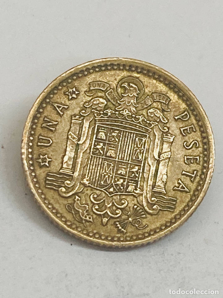 Monedas Franco: Moneda de una peseta 1966 E74 - Foto 3