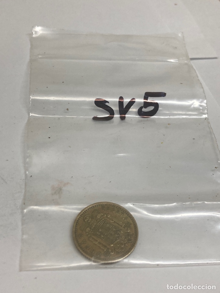 Monedas Franco: Moneda de una peseta 1966 E74 - Foto 4