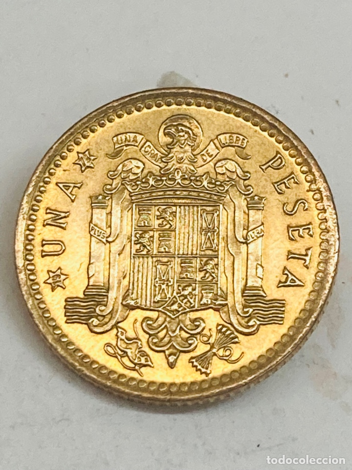 Monedas Franco: Moneda de una pesetas 1966 E73 - Foto 1