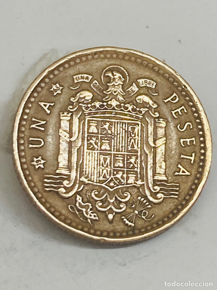 Monedas Franco: Moneda de una pesetas 1966 E68 - Foto 3
