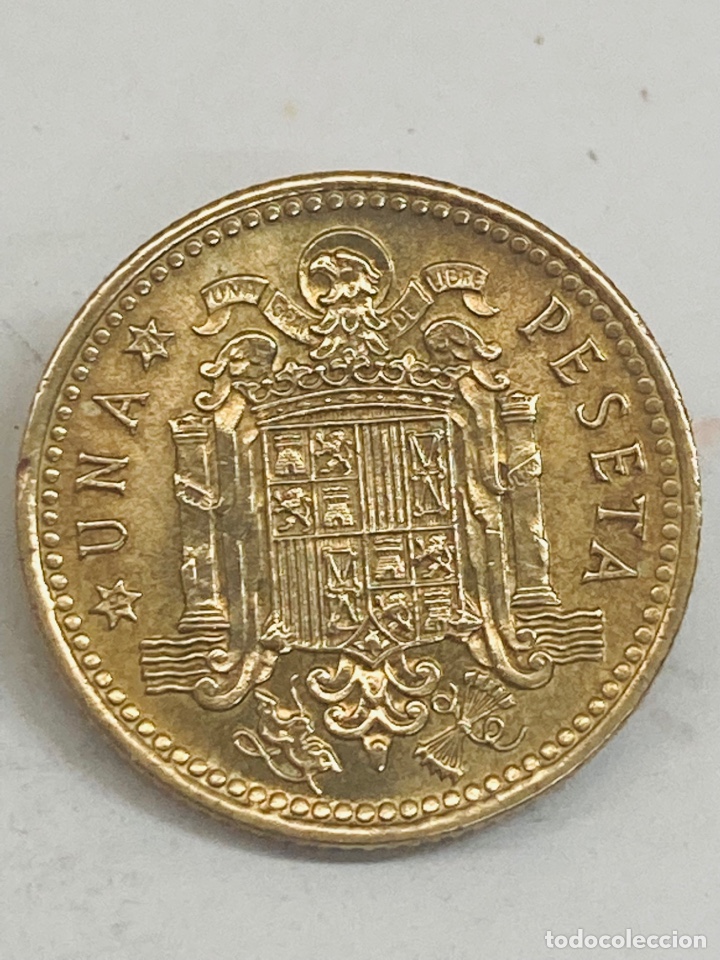 Monedas Franco: Moneda de una peseta 1966 E71 - Foto 2