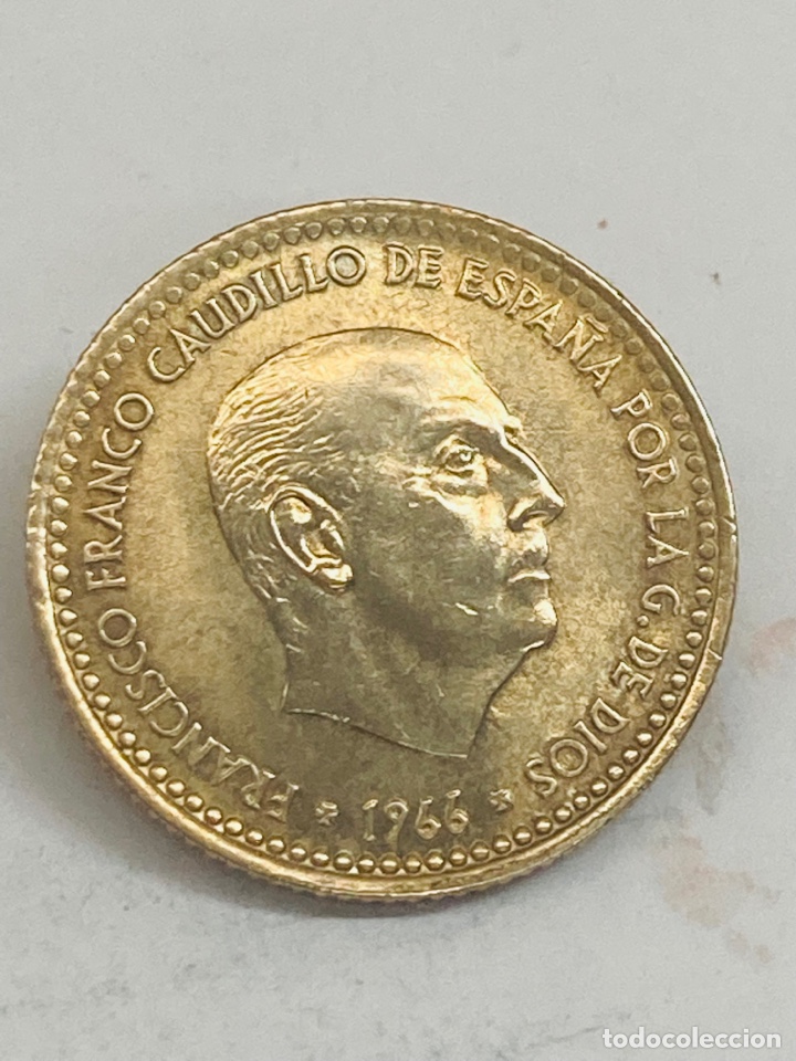 Monedas Franco: Moneda de una peseta 1966 E71 - Foto 1