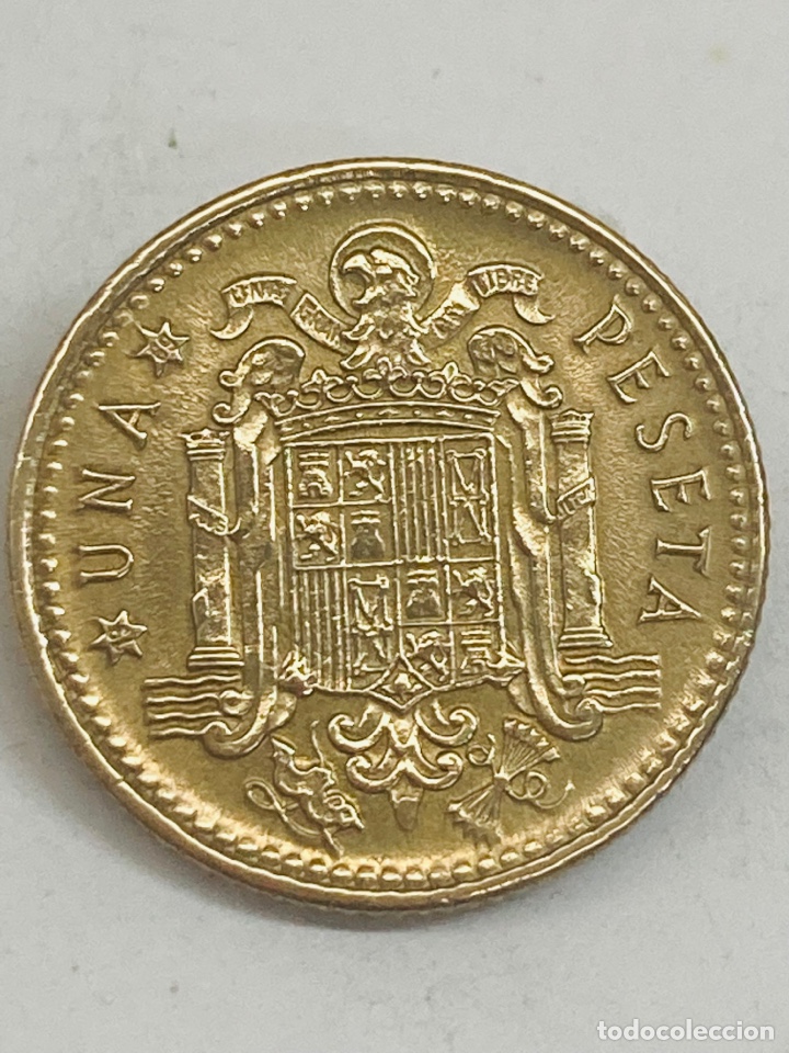 Monedas Franco: Moneda de una peseta 1966 E69 - Foto 1