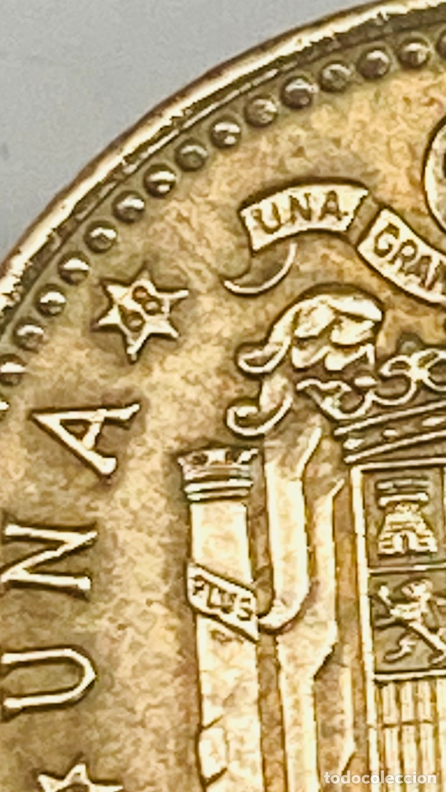 Monedas Franco: Moneda de una peseta 1966 E68 - Foto 2