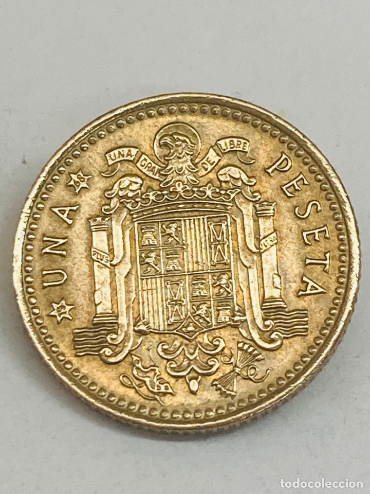 Monedas Franco: Moneda de una peseta 1966 E68 - Foto 1