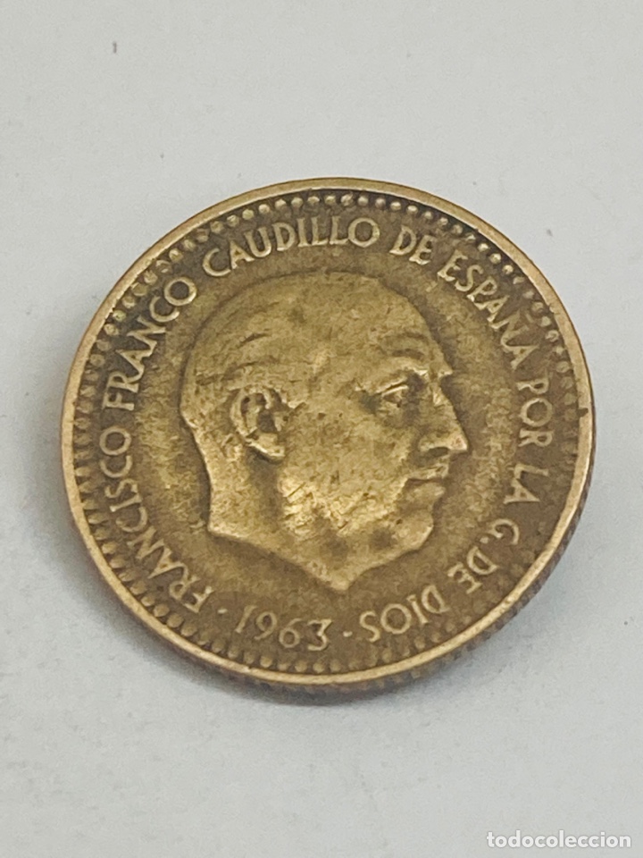 Monedas Franco: Moneda de una peseta 1963 E63 - Foto 3