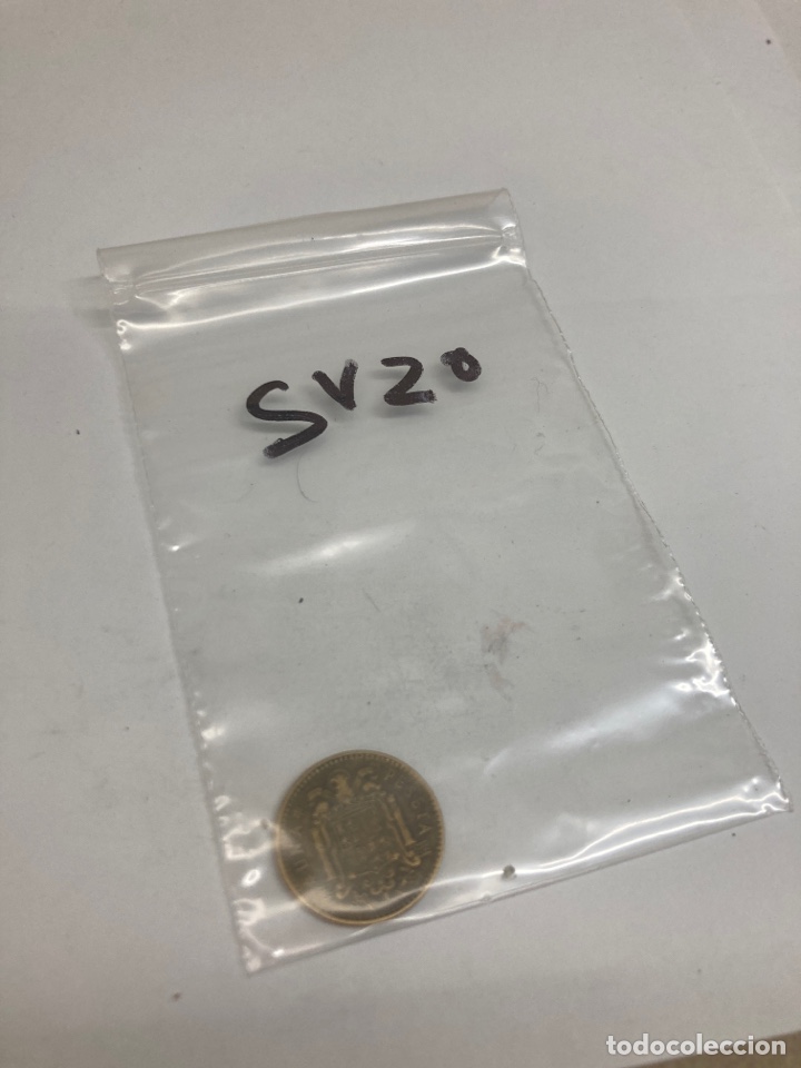 Monedas Franco: Moneda de una peseta 1963 E63 - Foto 4