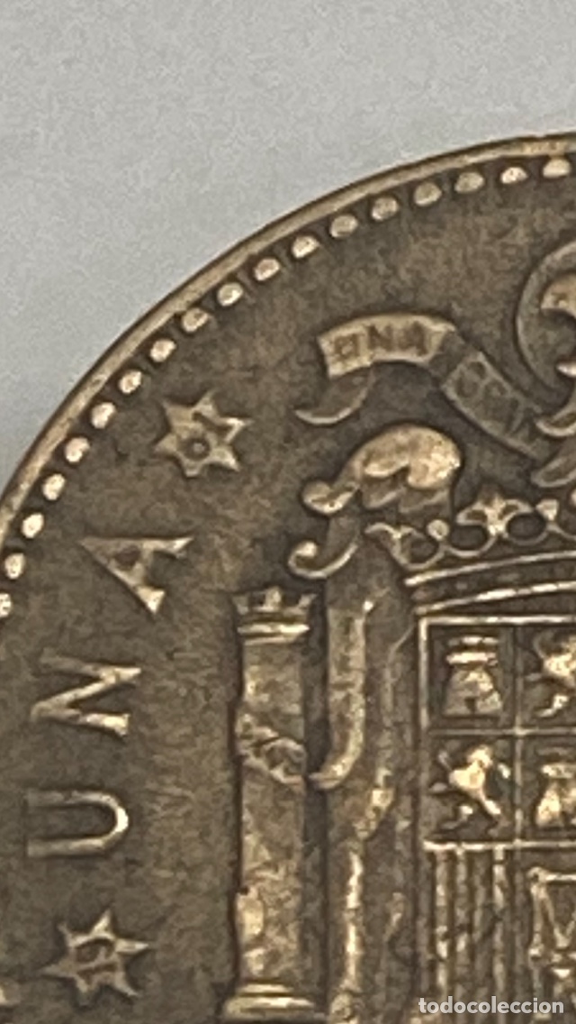 Monedas Franco: Moneda de una peseta 1953 E61 - Foto 2