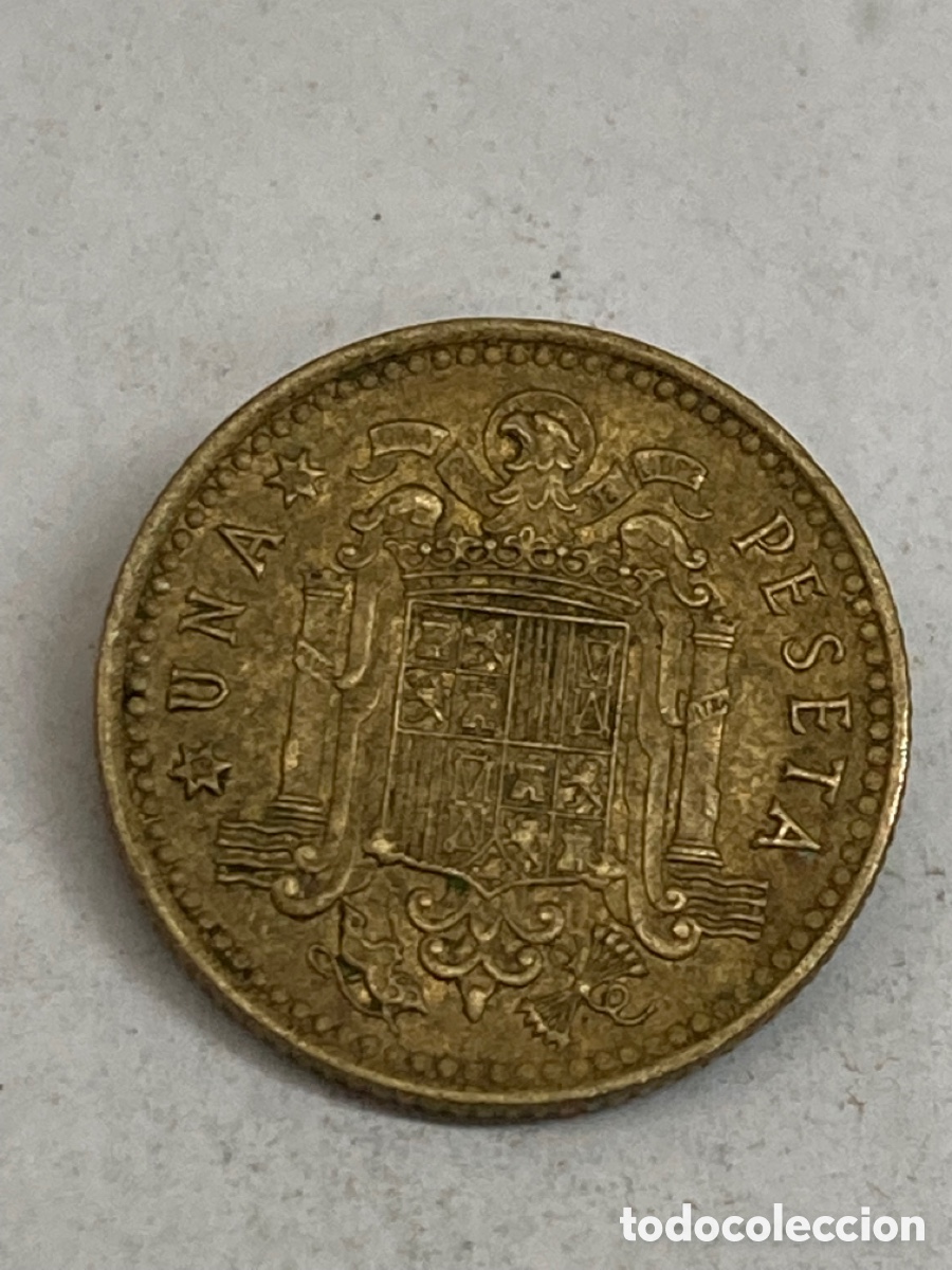 Monedas Franco: Moneda de una peseta 1966 E75 - Foto 1