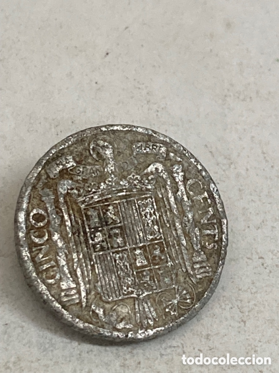 Monedas Franco: Moneda de cinco c&eacute;ntimos 1945 - Foto 1
