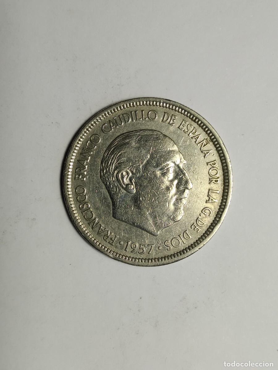 Monedas Franco: CINCO PESETAS 1957 *73 - Foto 1