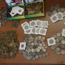 Monedas Franco: MÁS DE 9KG DE MONEDAS-ESTADO ESPAÑOL (5-10-50CTM-1-2,5-5-25-50 Y 100PTAS). Lote 374334429
