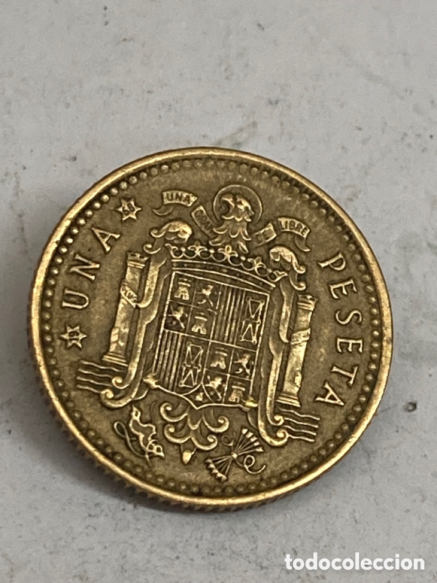 Monedas Franco: Moneda de una peseta 1966 E19 68 - Foto 2