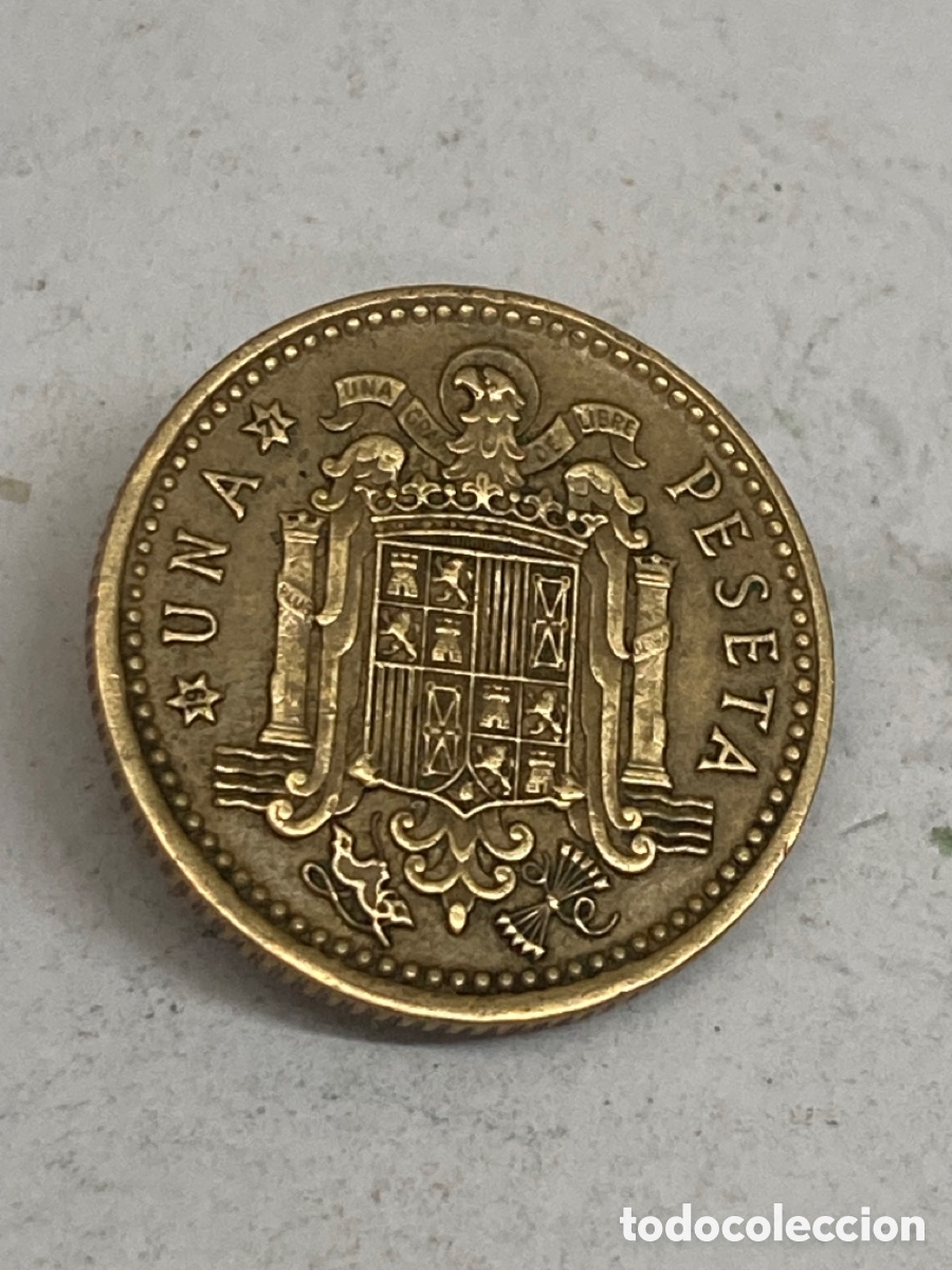 Monedas Franco: Moneda de una pesetas 1966 E19 71 - Foto 2
