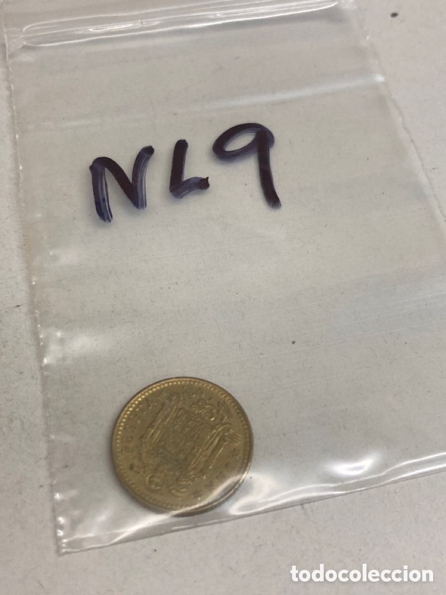 Monedas Franco: Moneda de una peseta 1966 - Foto 3