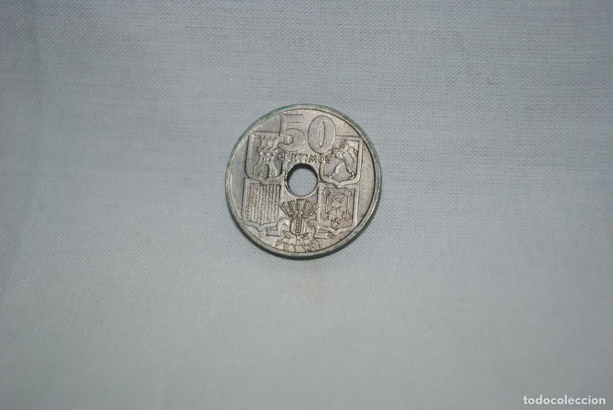 Monedas Franco: MONEDA DE 50 CENTIMOS 1949 , FLECHAS INVERTIDAS . - Foto 1