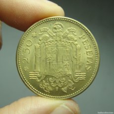 Monedas Franco: 2,5 PESETAS. FRANCO. 1953 * 19 *56. Lote 401341334