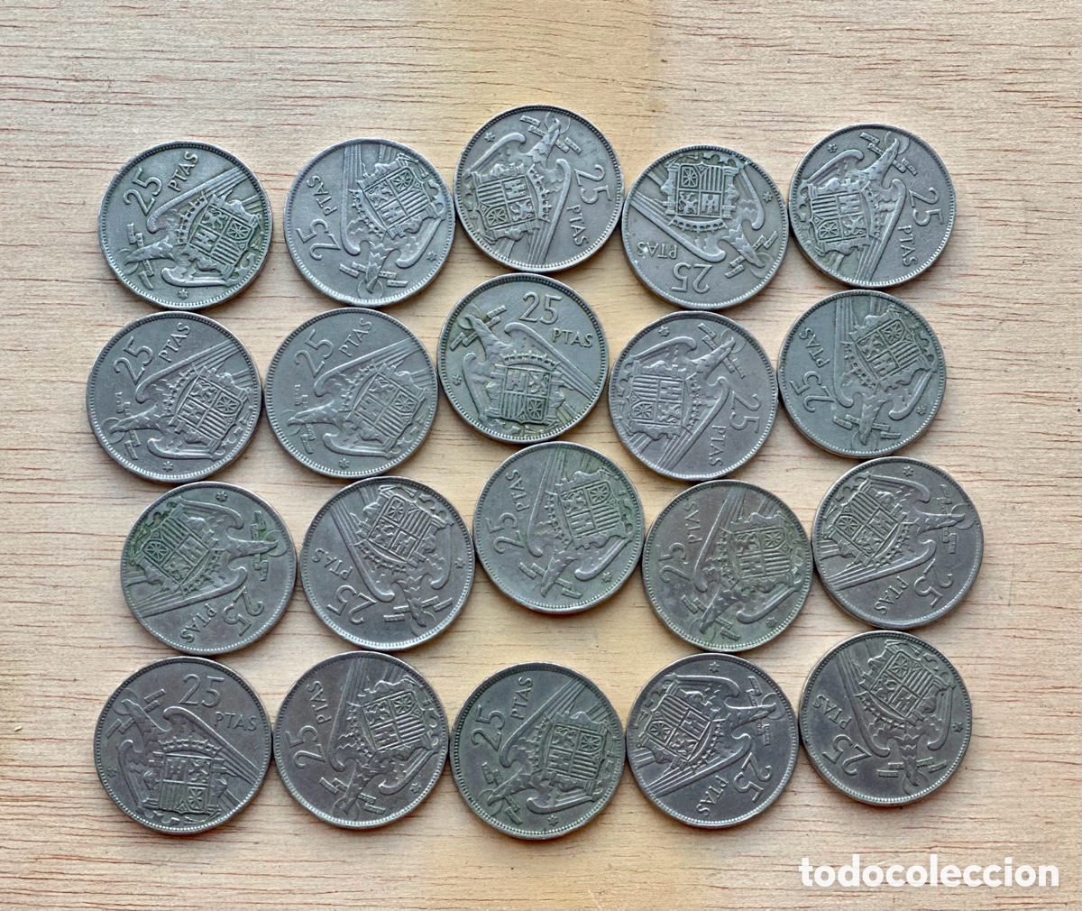 Monedas Franco: 20 monedas de 25 pta. - Foto 1