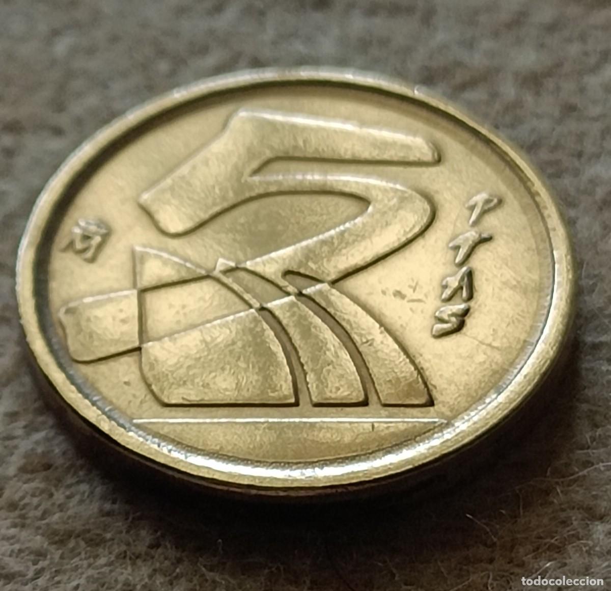 Monedas Franco: Moneda 5 pesetas 1998 - Foto 2