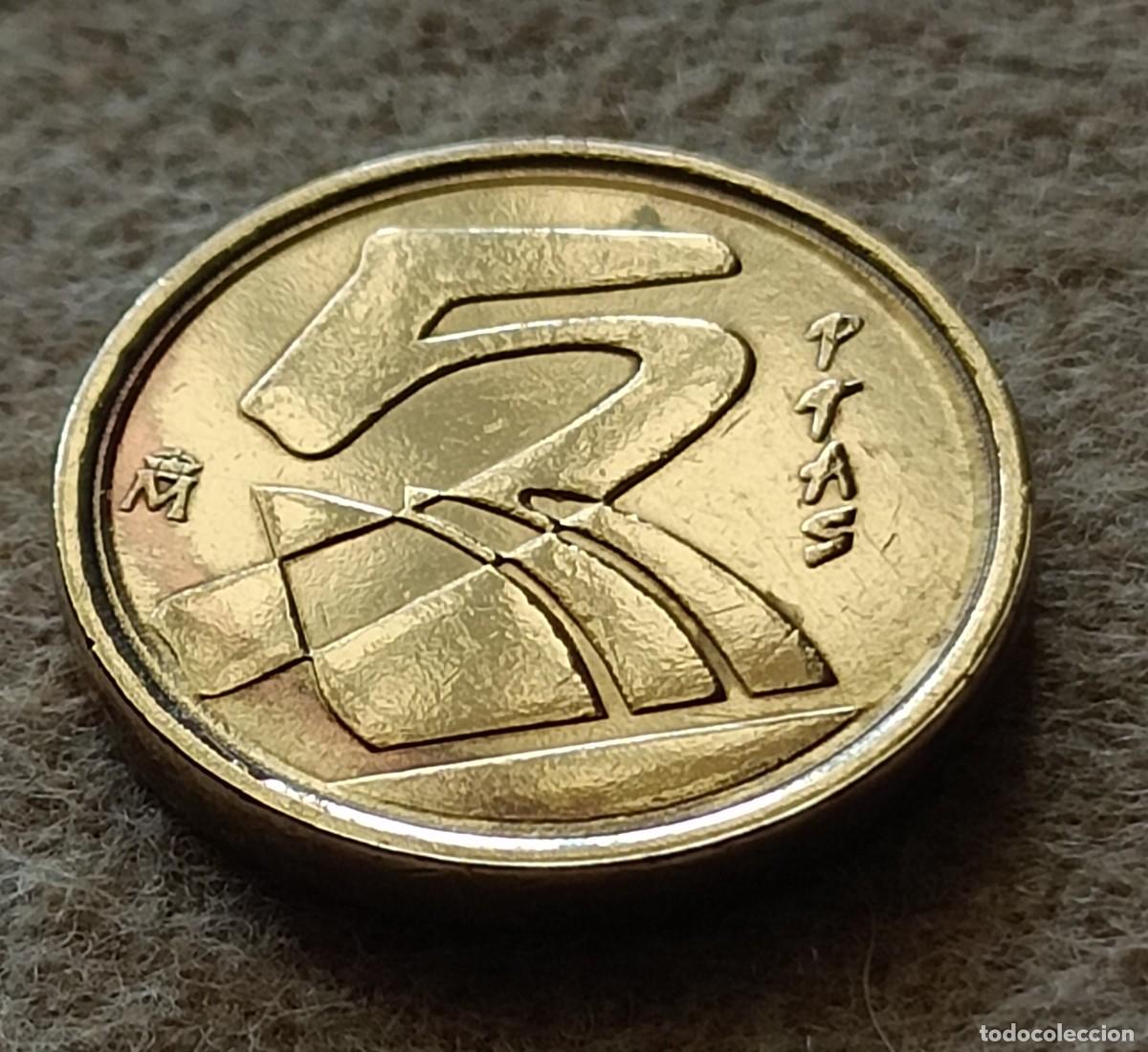 Monedas Franco: Moneda 5 pesetas 1998 - Foto 2